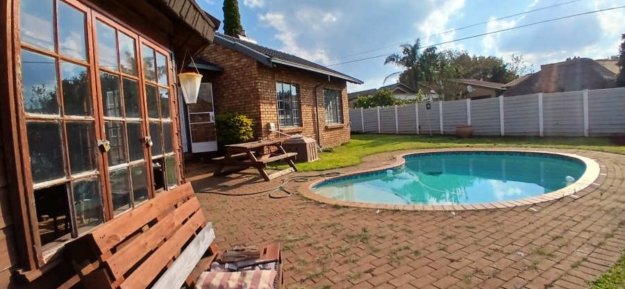 2 Bedroom Property for Sale in Heuweloord Gauteng