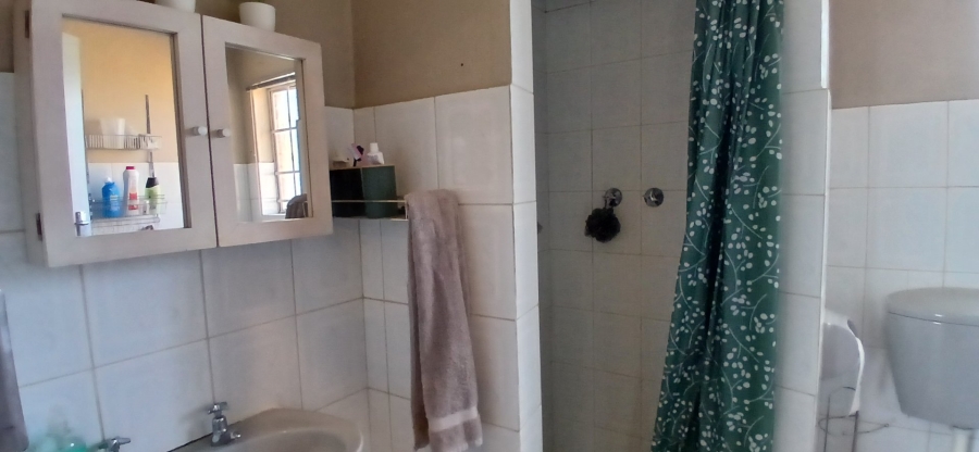 2 Bedroom Property for Sale in Heuweloord Gauteng