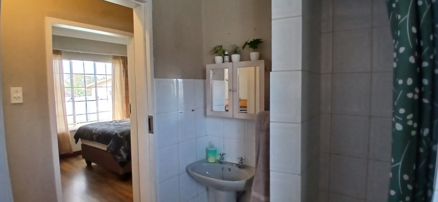 2 Bedroom Property for Sale in Heuweloord Gauteng