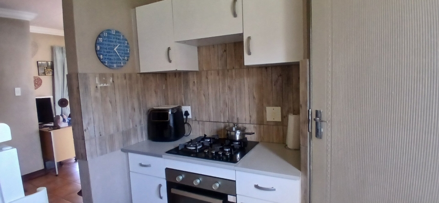 2 Bedroom Property for Sale in Heuweloord Gauteng
