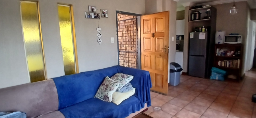 2 Bedroom Property for Sale in Heuweloord Gauteng