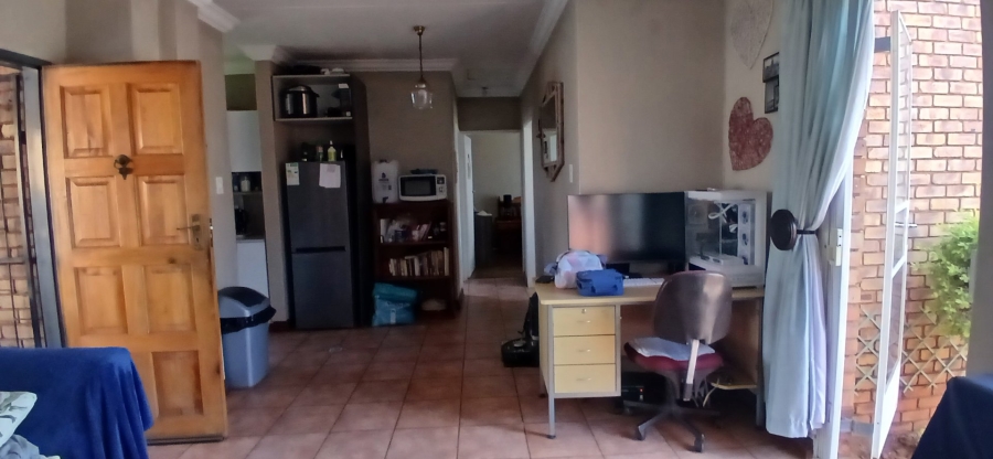 2 Bedroom Property for Sale in Heuweloord Gauteng