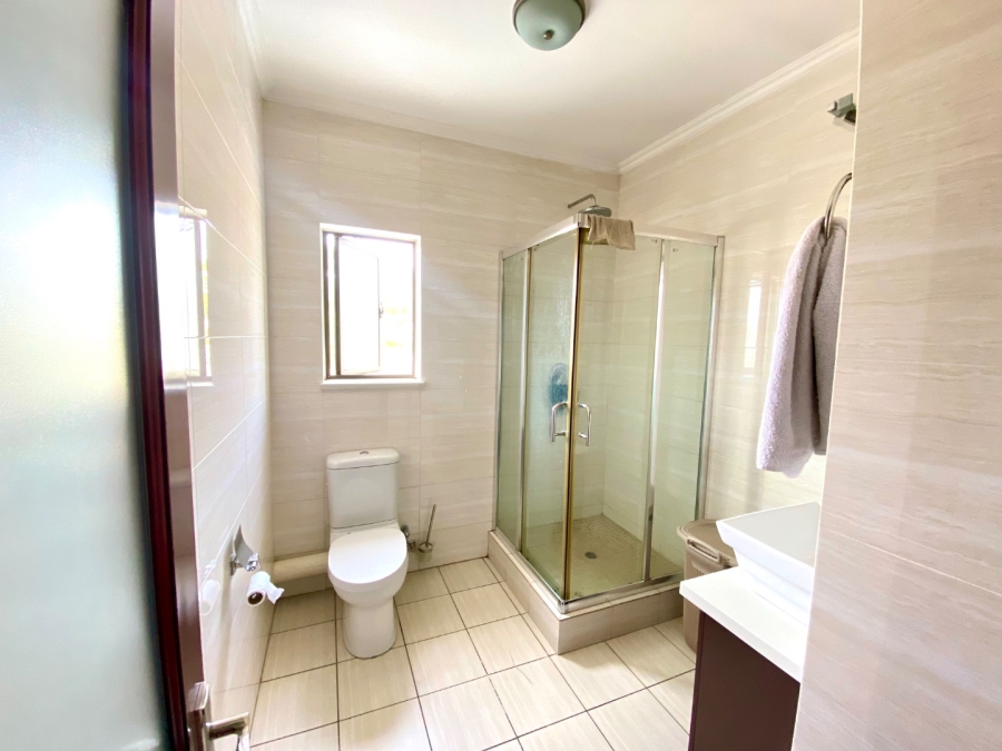 2 Bedroom Property for Sale in Blue Hills Gauteng