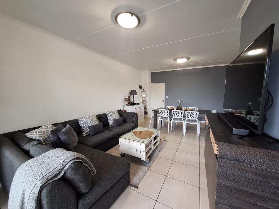 3 Bedroom Property for Sale in Greenstone Crest Gauteng