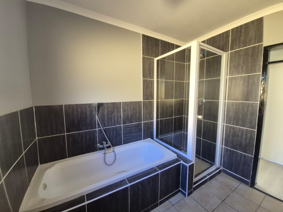 To Let 2 Bedroom Property for Rent in Greengate Gauteng