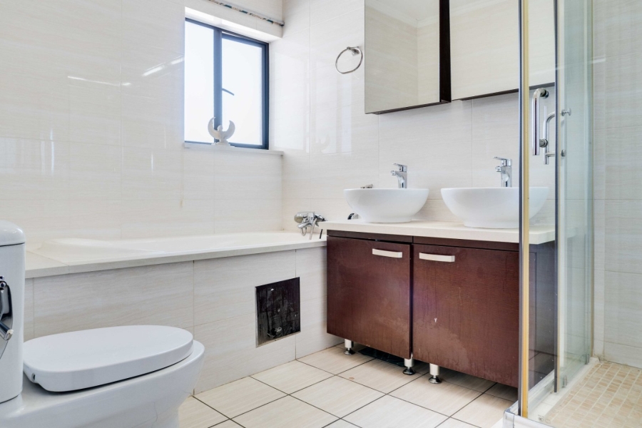 3 Bedroom Property for Sale in Blue Hills Gauteng