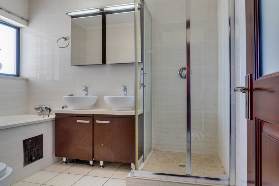 3 Bedroom Property for Sale in Blue Hills Gauteng
