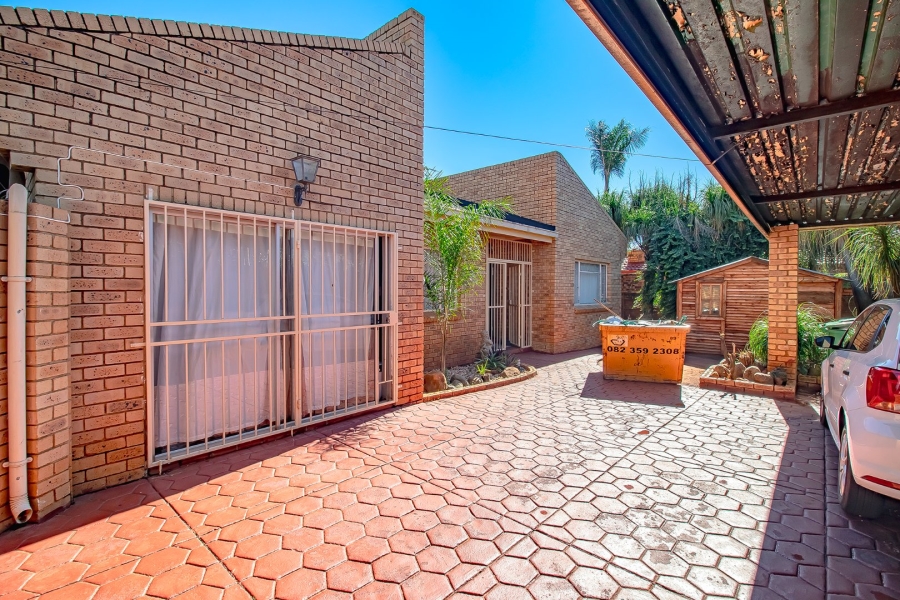 4 Bedroom Property for Sale in Sinoville Gauteng