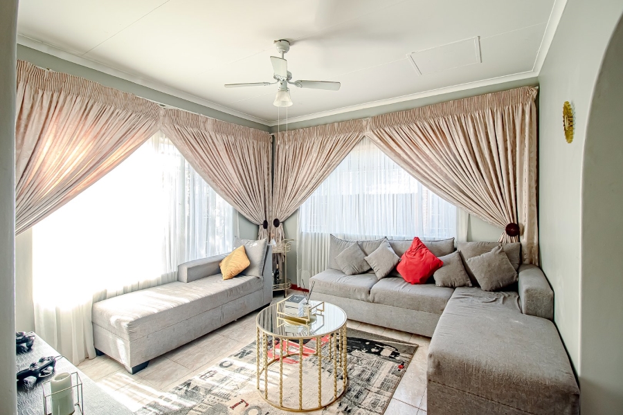 4 Bedroom Property for Sale in Sinoville Gauteng