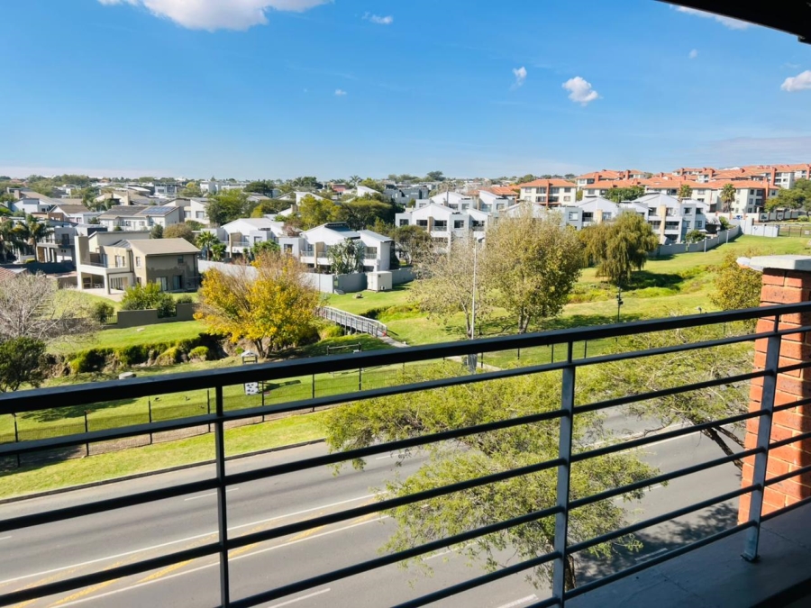 2 Bedroom Property for Sale in Greenstone Hill Gauteng