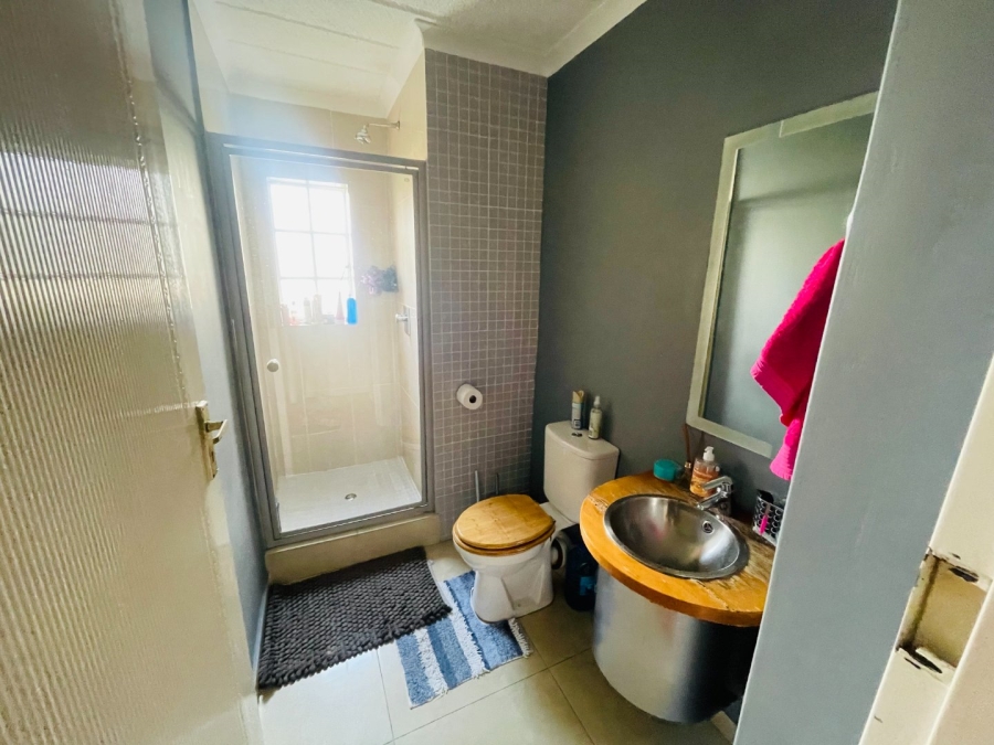 2 Bedroom Property for Sale in Morningside Gauteng