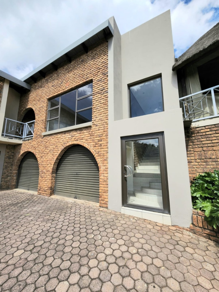 5 Bedroom Property for Sale in Kloofendal Gauteng