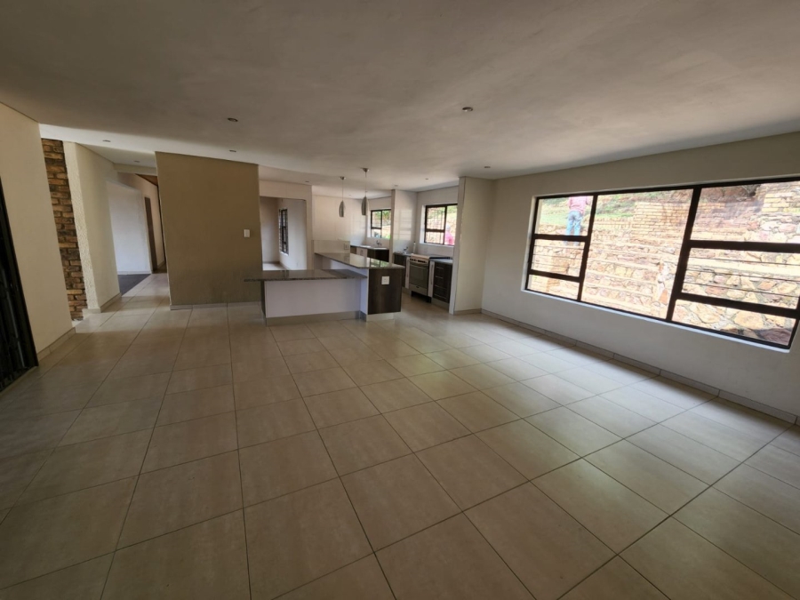 5 Bedroom Property for Sale in Kloofendal Gauteng