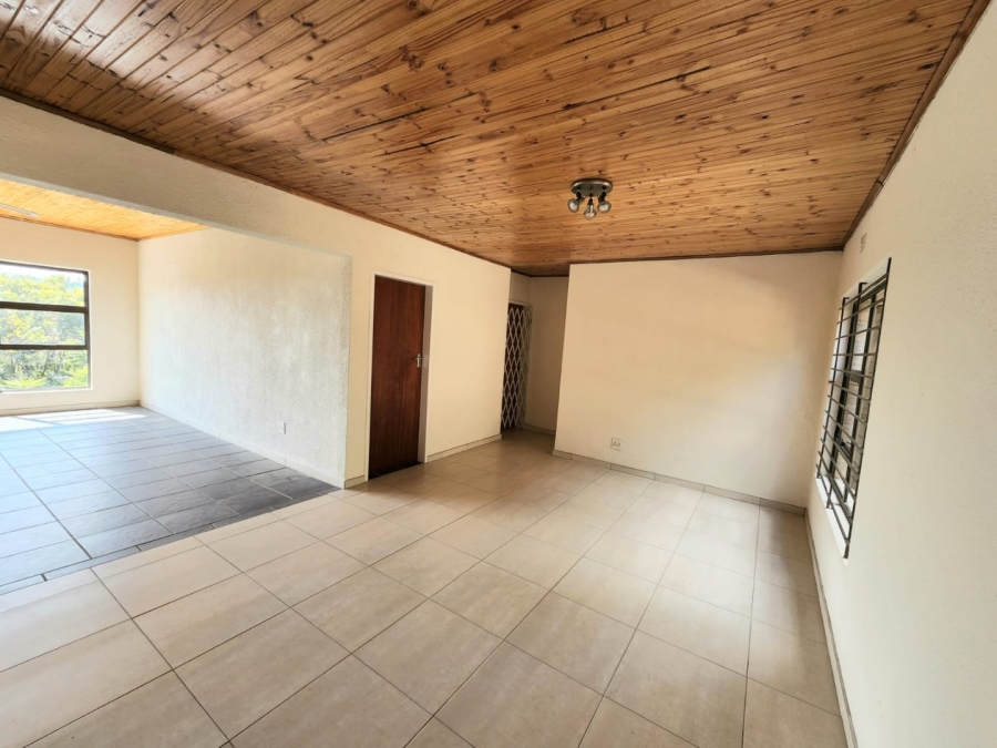 5 Bedroom Property for Sale in Kloofendal Gauteng