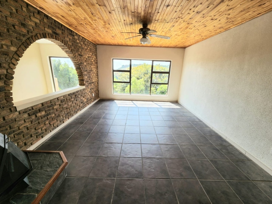 5 Bedroom Property for Sale in Kloofendal Gauteng