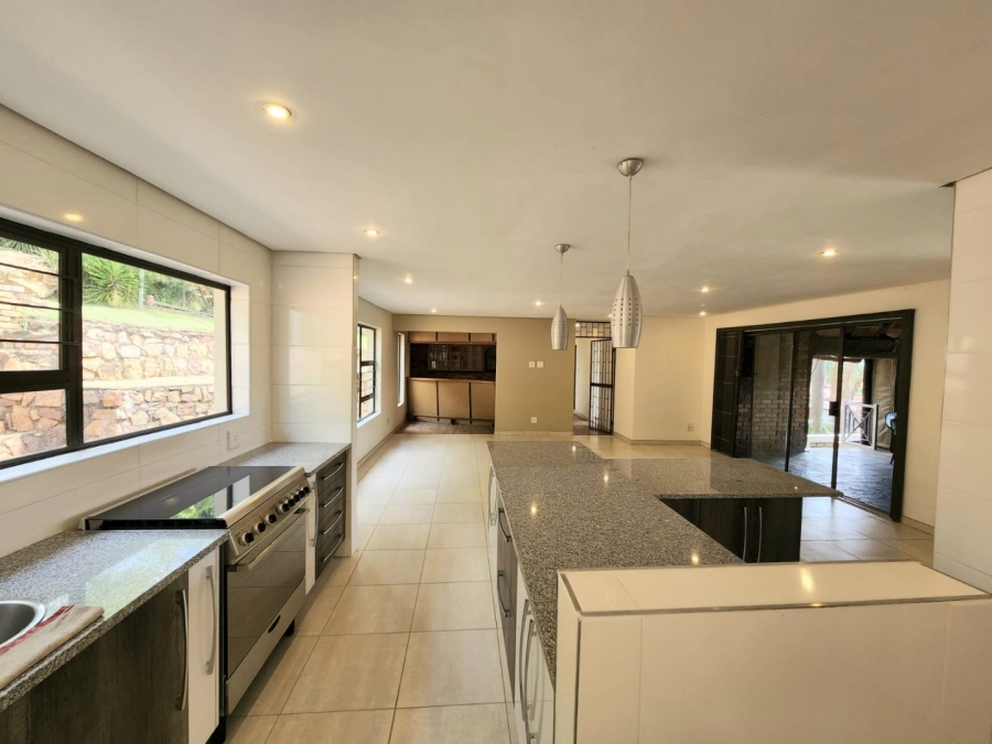 5 Bedroom Property for Sale in Kloofendal Gauteng