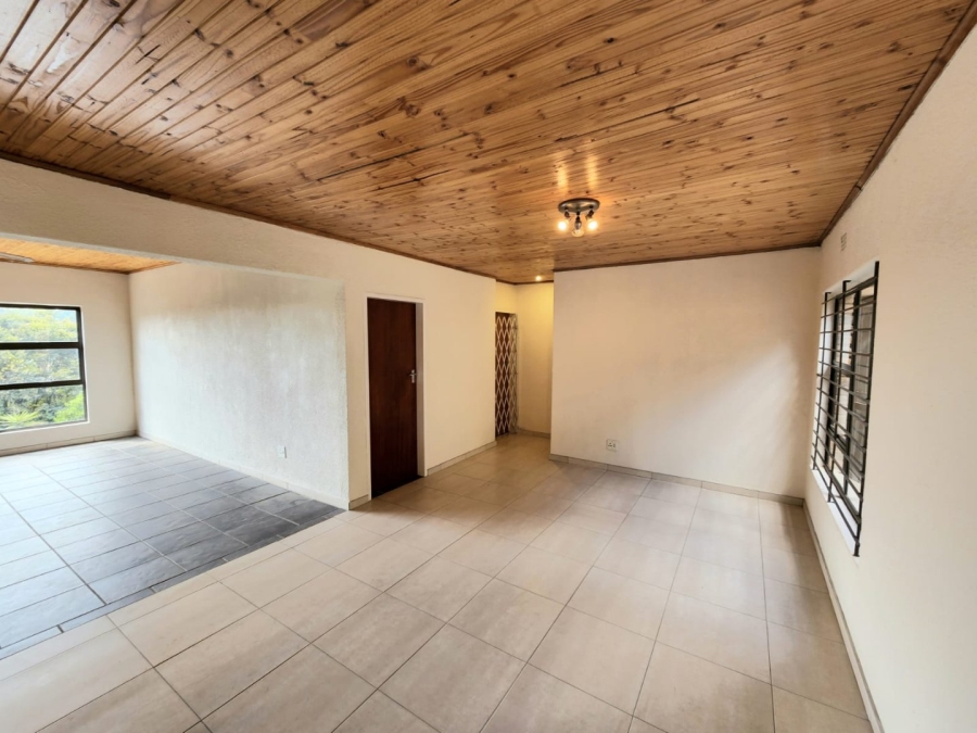 5 Bedroom Property for Sale in Kloofendal Gauteng