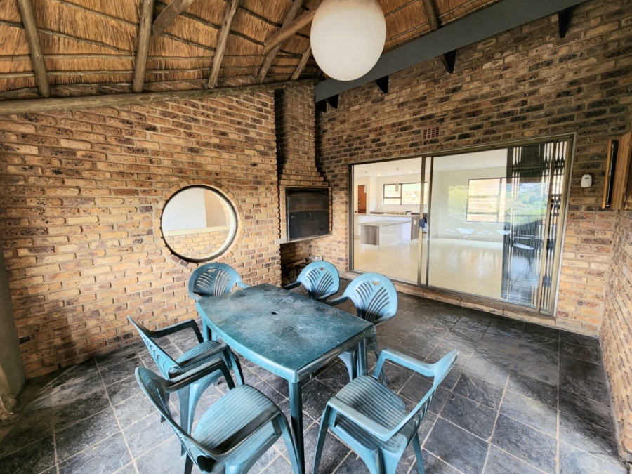 5 Bedroom Property for Sale in Kloofendal Gauteng