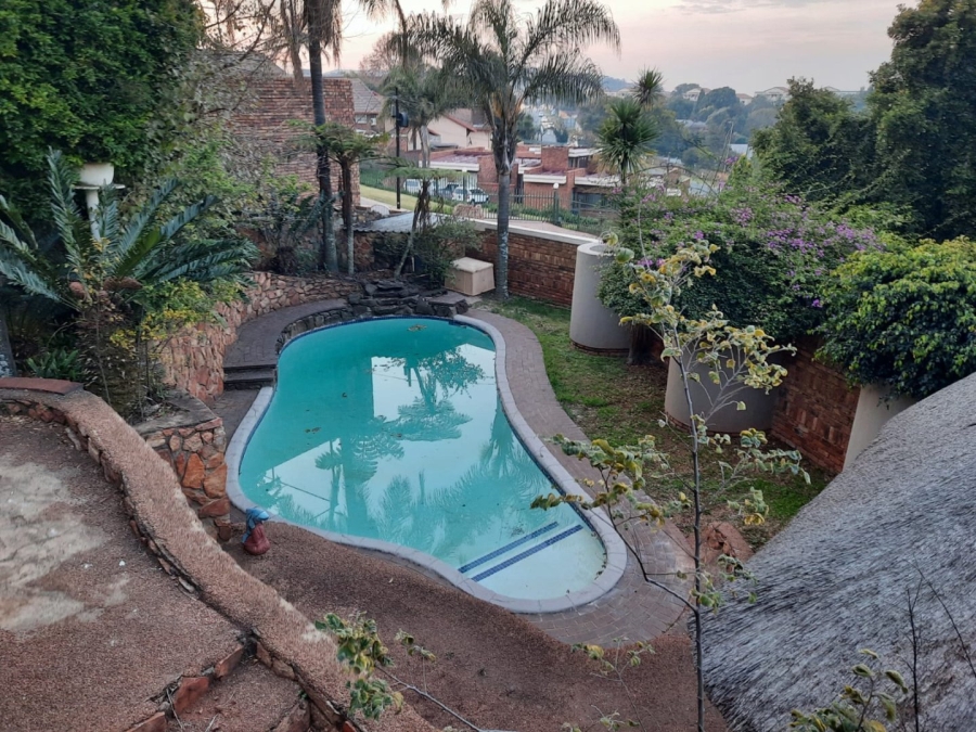 5 Bedroom Property for Sale in Kloofendal Gauteng