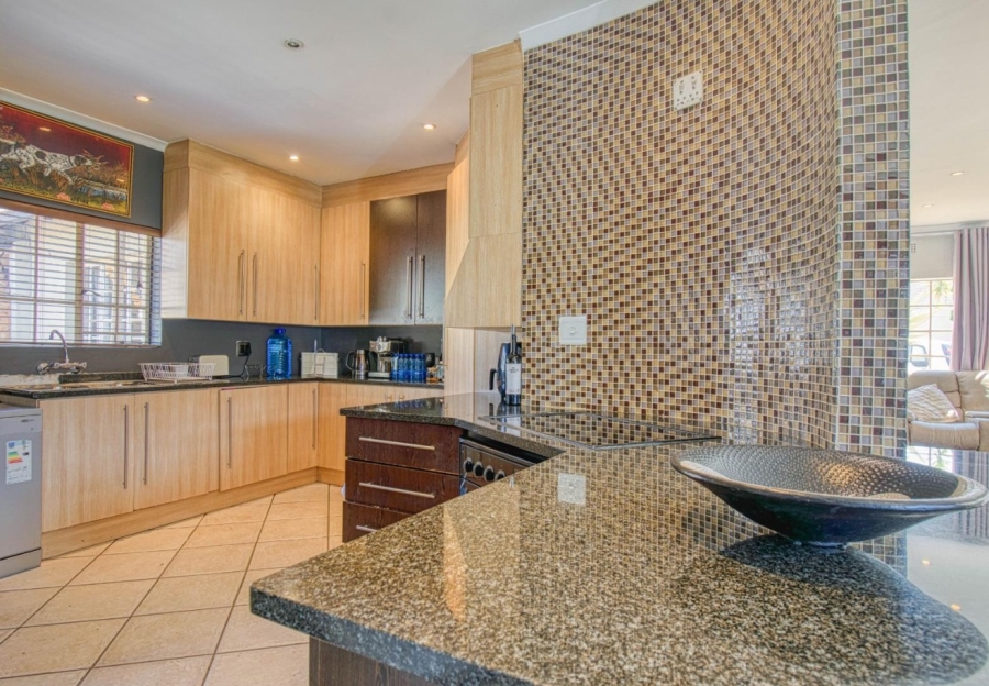 3 Bedroom Property for Sale in Glenanda Gauteng
