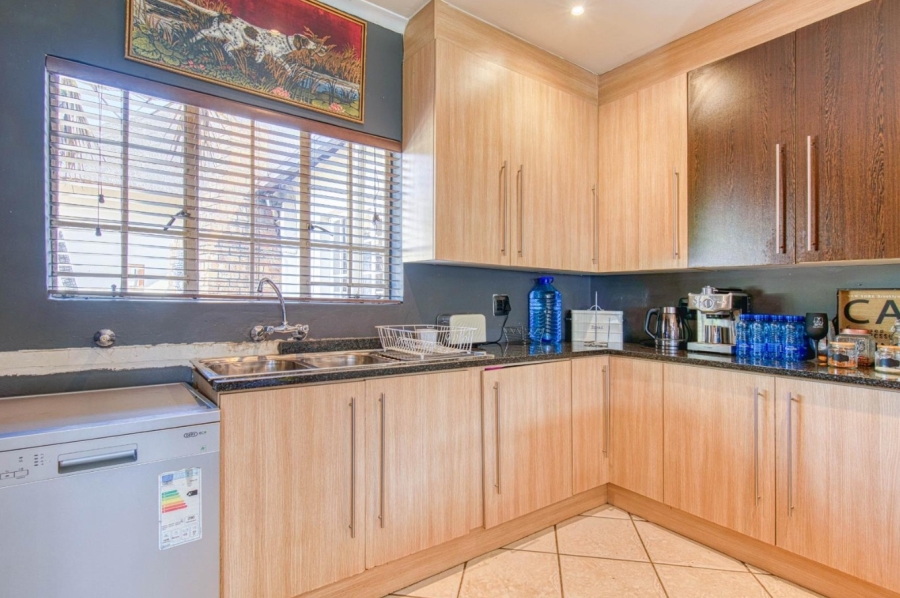 3 Bedroom Property for Sale in Glenanda Gauteng