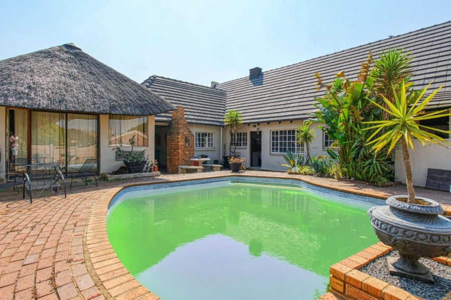3 Bedroom Property for Sale in Glenanda Gauteng