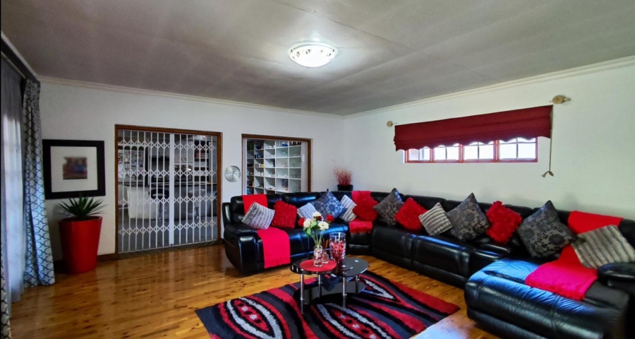 5 Bedroom Property for Sale in Van Riebeeck Park Gauteng