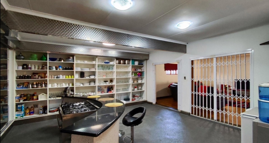 5 Bedroom Property for Sale in Van Riebeeck Park Gauteng