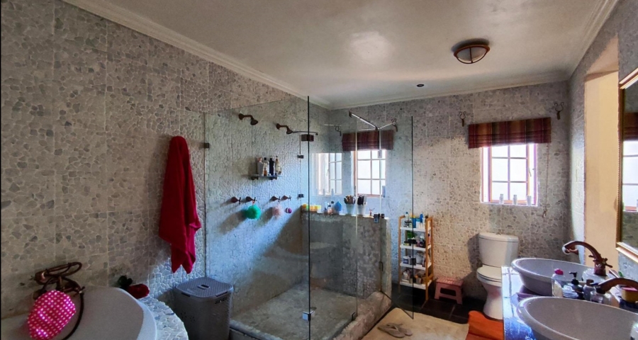5 Bedroom Property for Sale in Van Riebeeck Park Gauteng