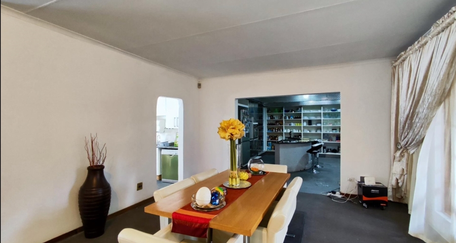5 Bedroom Property for Sale in Van Riebeeck Park Gauteng