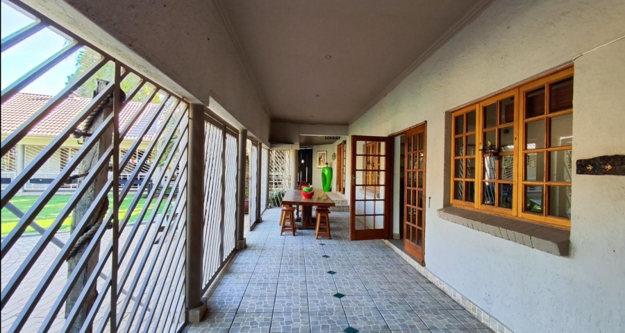 5 Bedroom Property for Sale in Van Riebeeck Park Gauteng