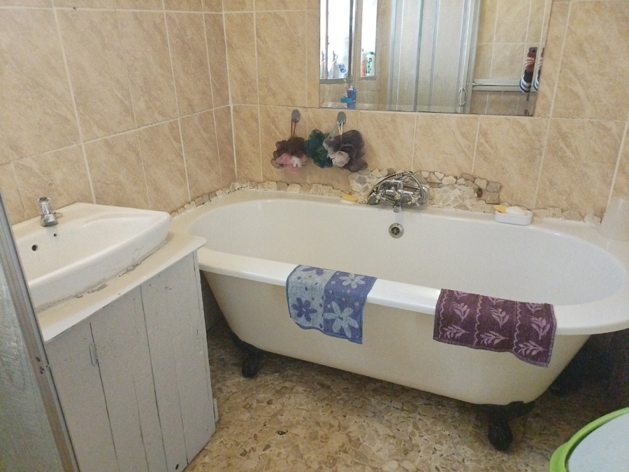 3 Bedroom Property for Sale in Casseldale Gauteng