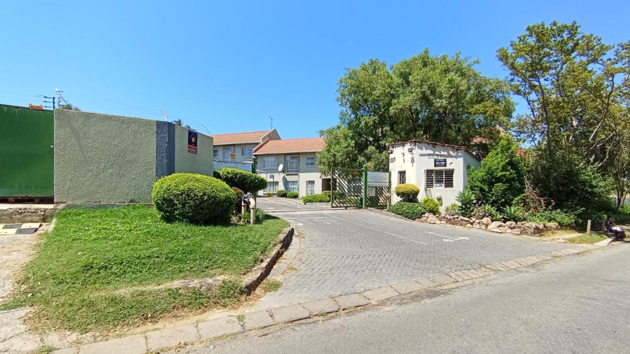 2 Bedroom Property for Sale in Vorna Valley Gauteng
