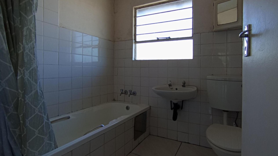 2 Bedroom Property for Sale in Vorna Valley Gauteng