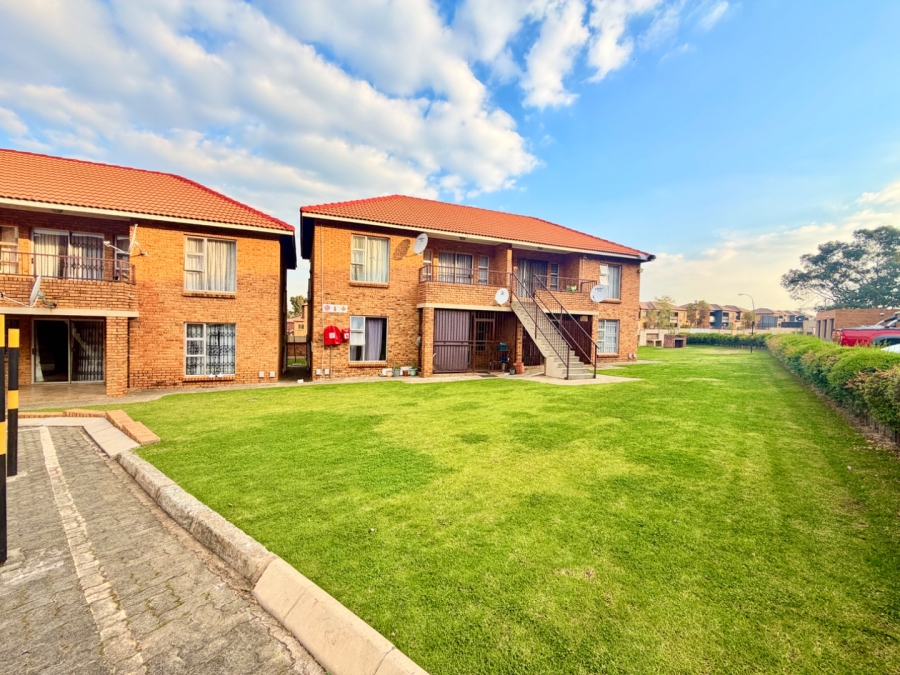 2 Bedroom Property for Sale in Birchleigh Gauteng