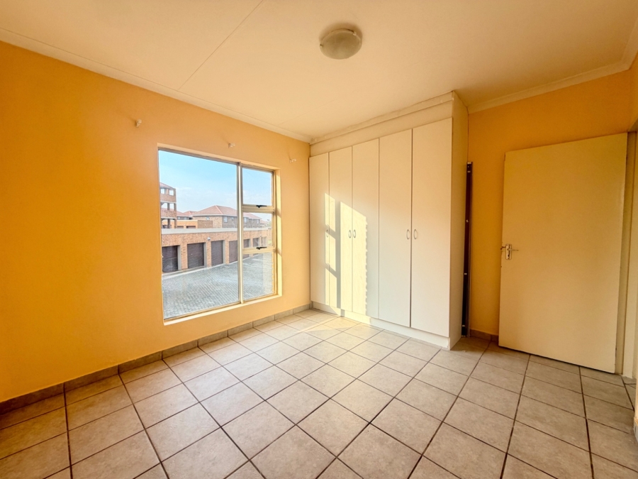 2 Bedroom Property for Sale in Birchleigh Gauteng