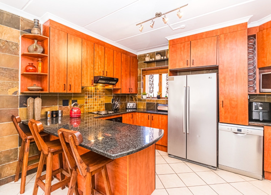 2 Bedroom Property for Sale in Noordheuwel Gauteng