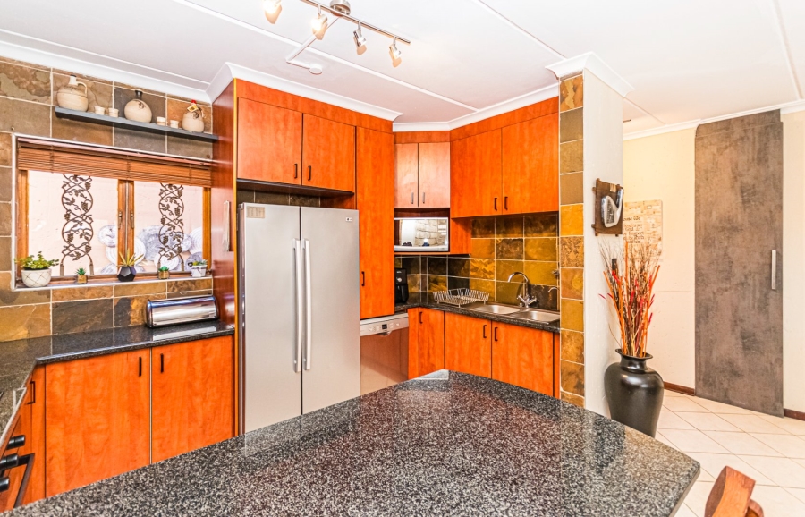 2 Bedroom Property for Sale in Noordheuwel Gauteng