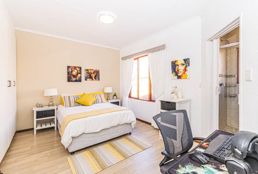 2 Bedroom Property for Sale in Noordheuwel Gauteng