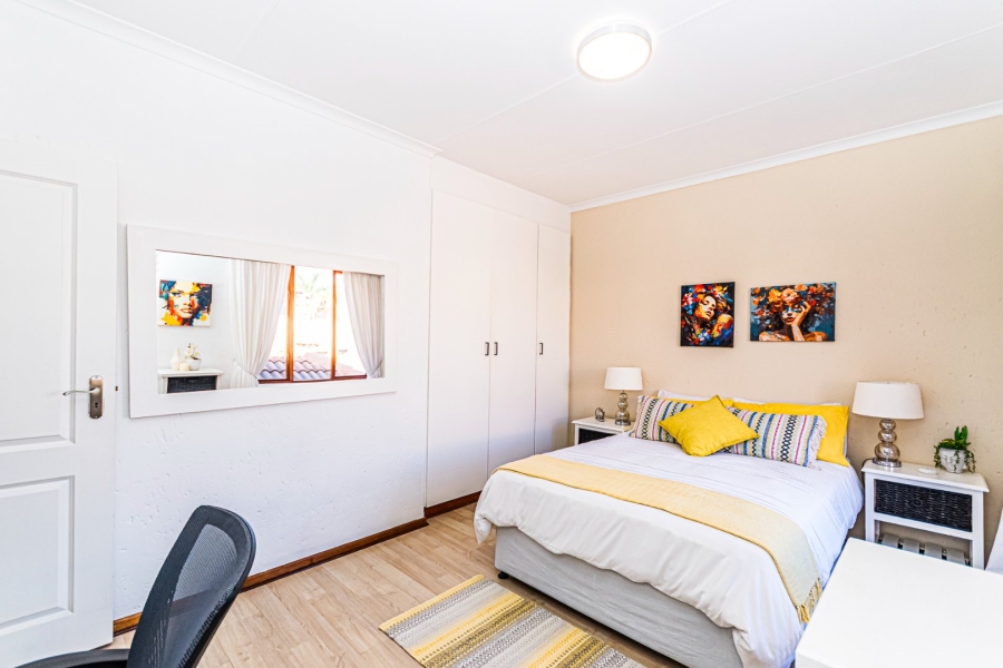2 Bedroom Property for Sale in Noordheuwel Gauteng