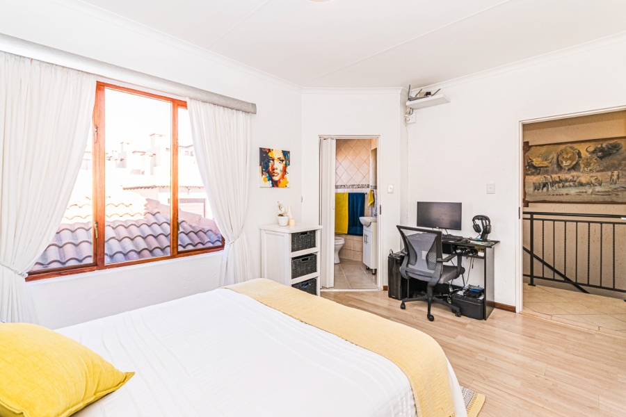 2 Bedroom Property for Sale in Noordheuwel Gauteng
