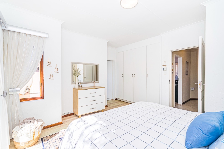 2 Bedroom Property for Sale in Noordheuwel Gauteng