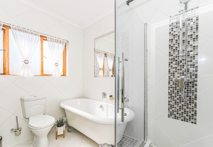 2 Bedroom Property for Sale in Noordheuwel Gauteng
