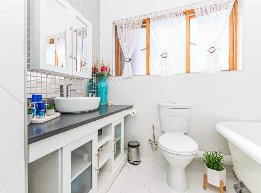 2 Bedroom Property for Sale in Noordheuwel Gauteng