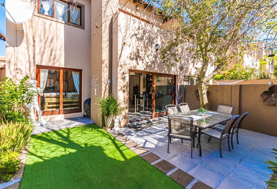 2 Bedroom Property for Sale in Noordheuwel Gauteng