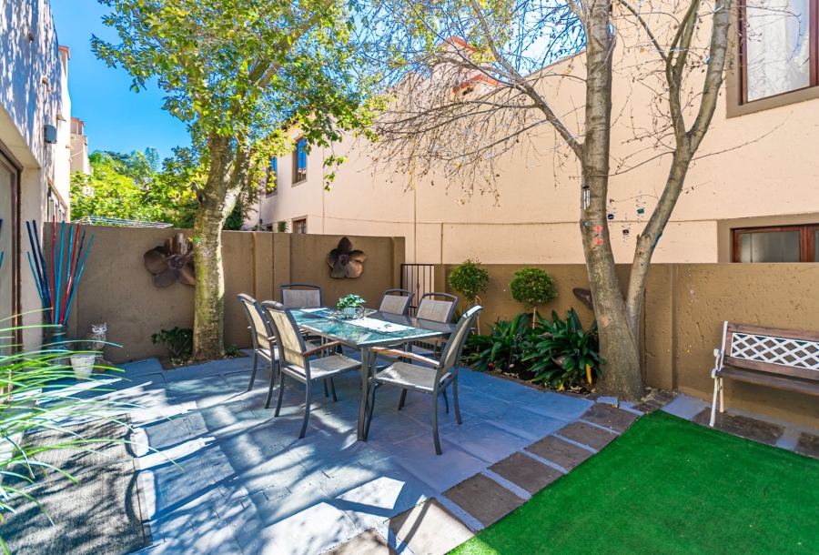 2 Bedroom Property for Sale in Noordheuwel Gauteng