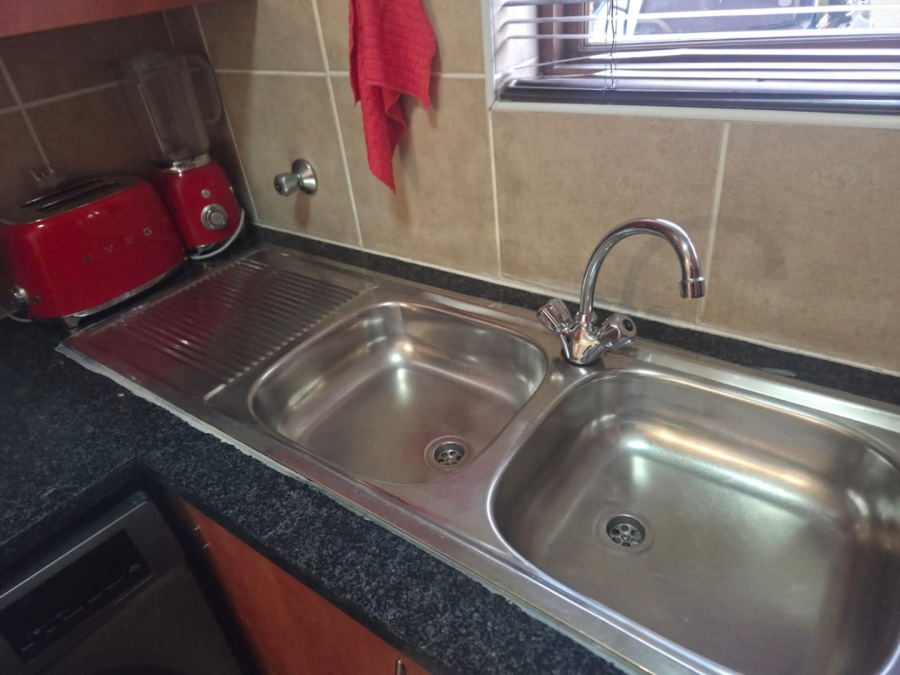 2 Bedroom Property for Sale in Helderwyk Gauteng
