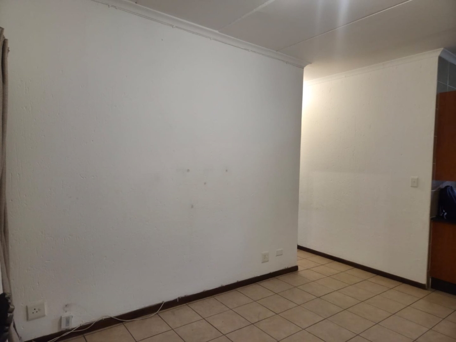 2 Bedroom Property for Sale in Helderwyk Gauteng