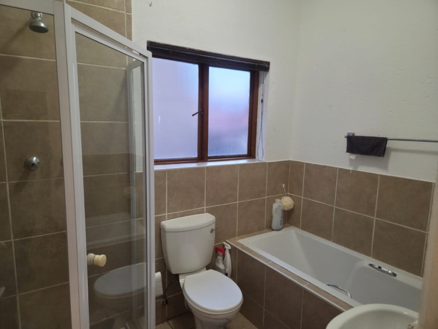 2 Bedroom Property for Sale in Helderwyk Gauteng