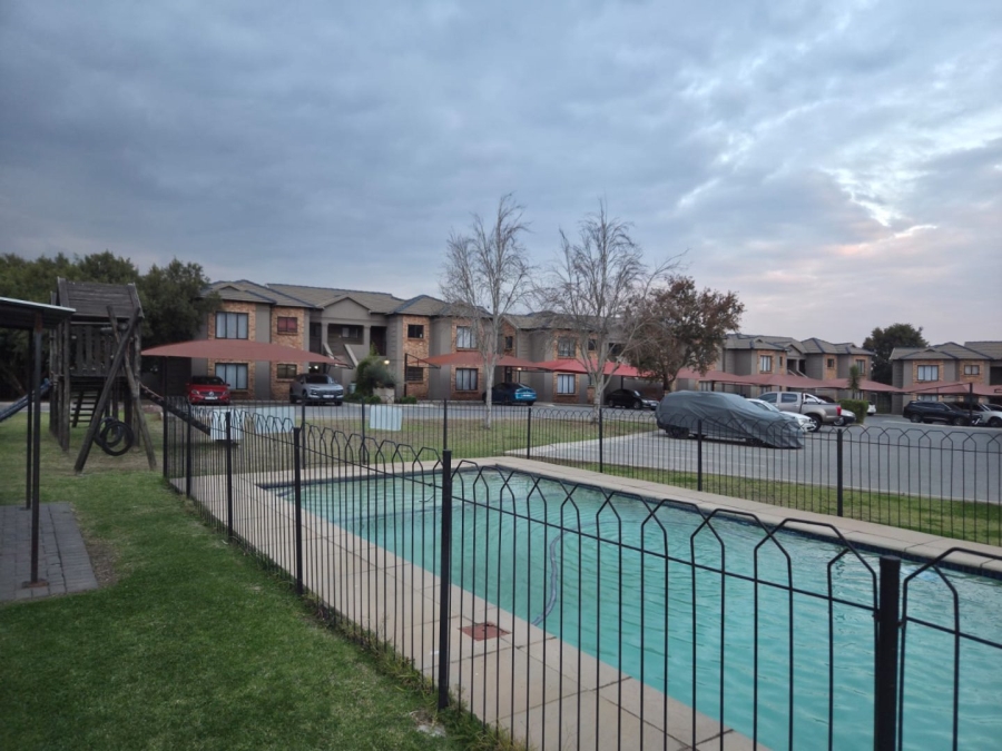 2 Bedroom Property for Sale in Helderwyk Gauteng